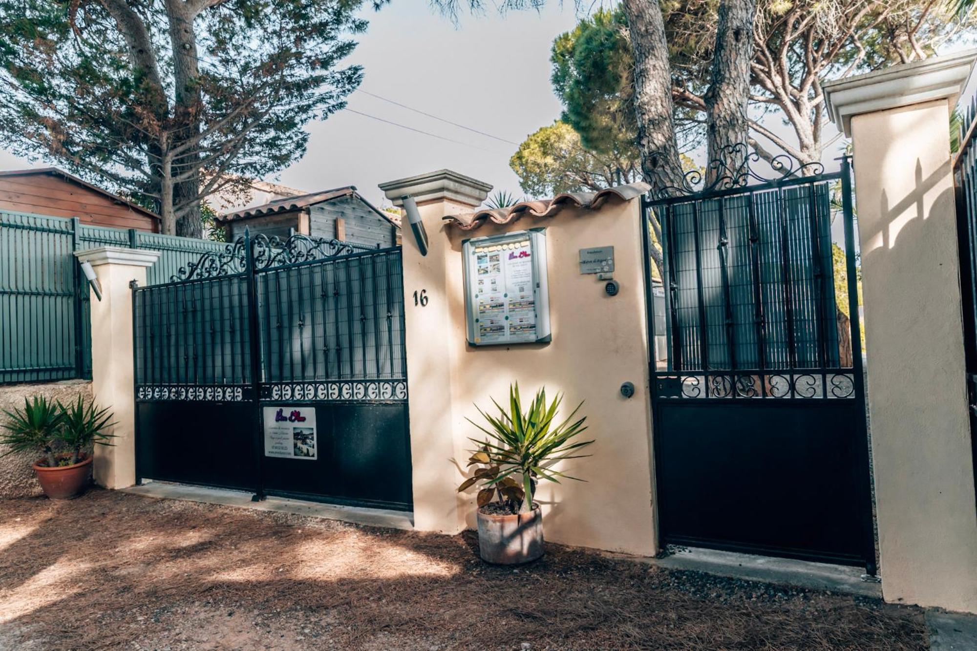 Reve D'Azur, 2 Chambres, Maison Julia En Bord De Mer A La Nartelle, Piscine Partagee, Parking & Terrasse Bbq, Wifi Et Draps Inclus Plage A Pied Сент-Максим Экстерьер фото